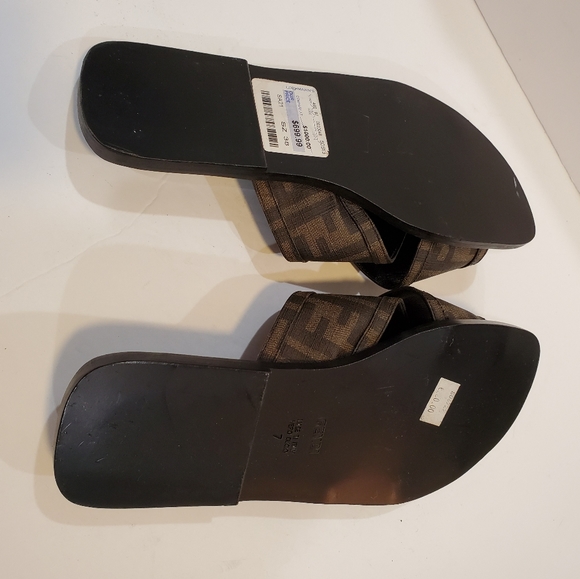 Fendi made in Italy size 7 monogram RARE sandals shoes criss cross leather - Picture 7 of 7